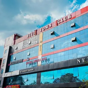 Hotel Opera Near Bus Stand